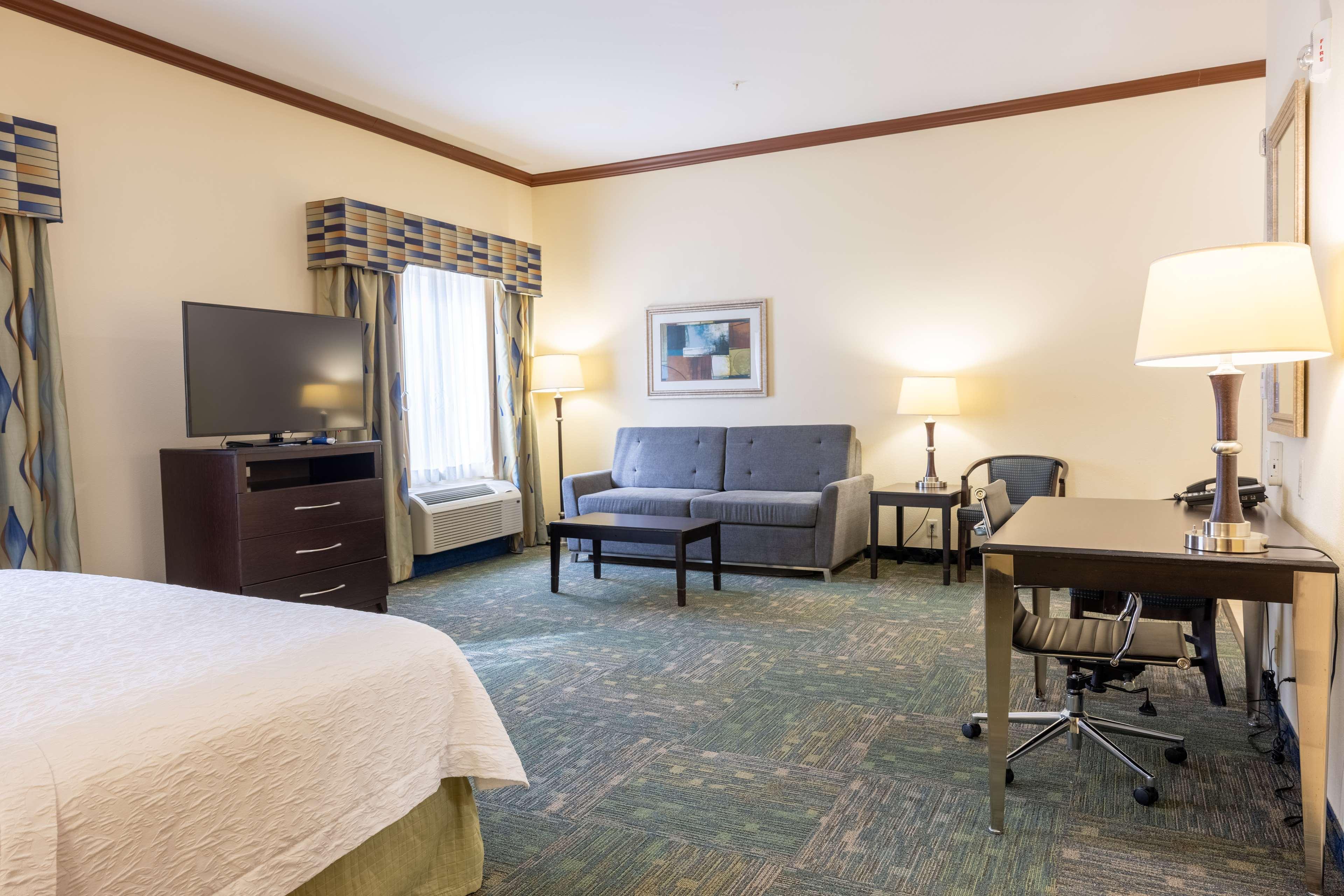 Hampton Inn Элис Экстерьер фото