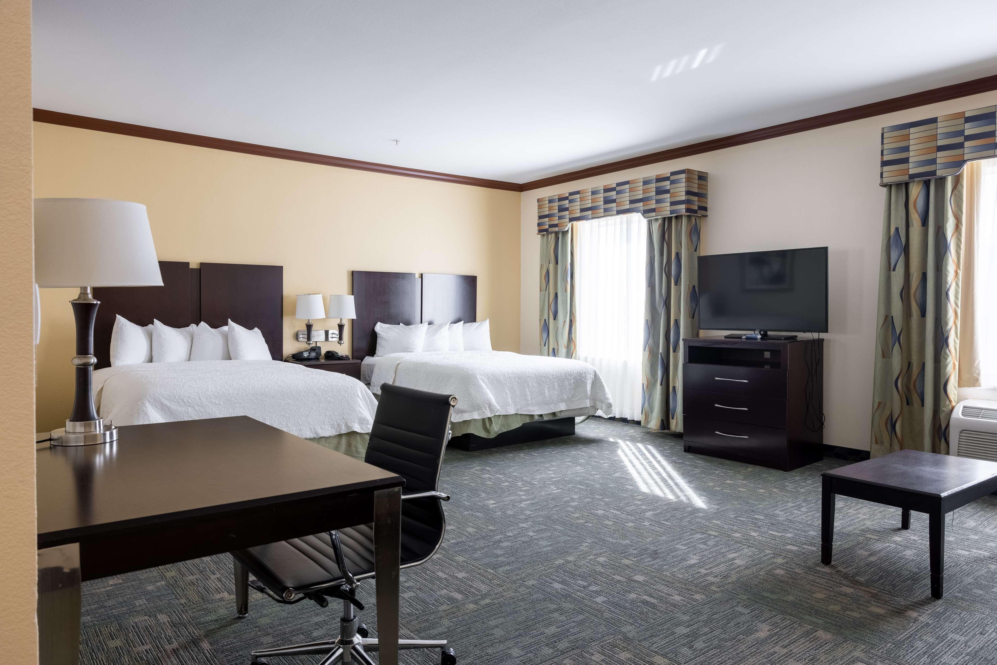 Hampton Inn Элис Экстерьер фото