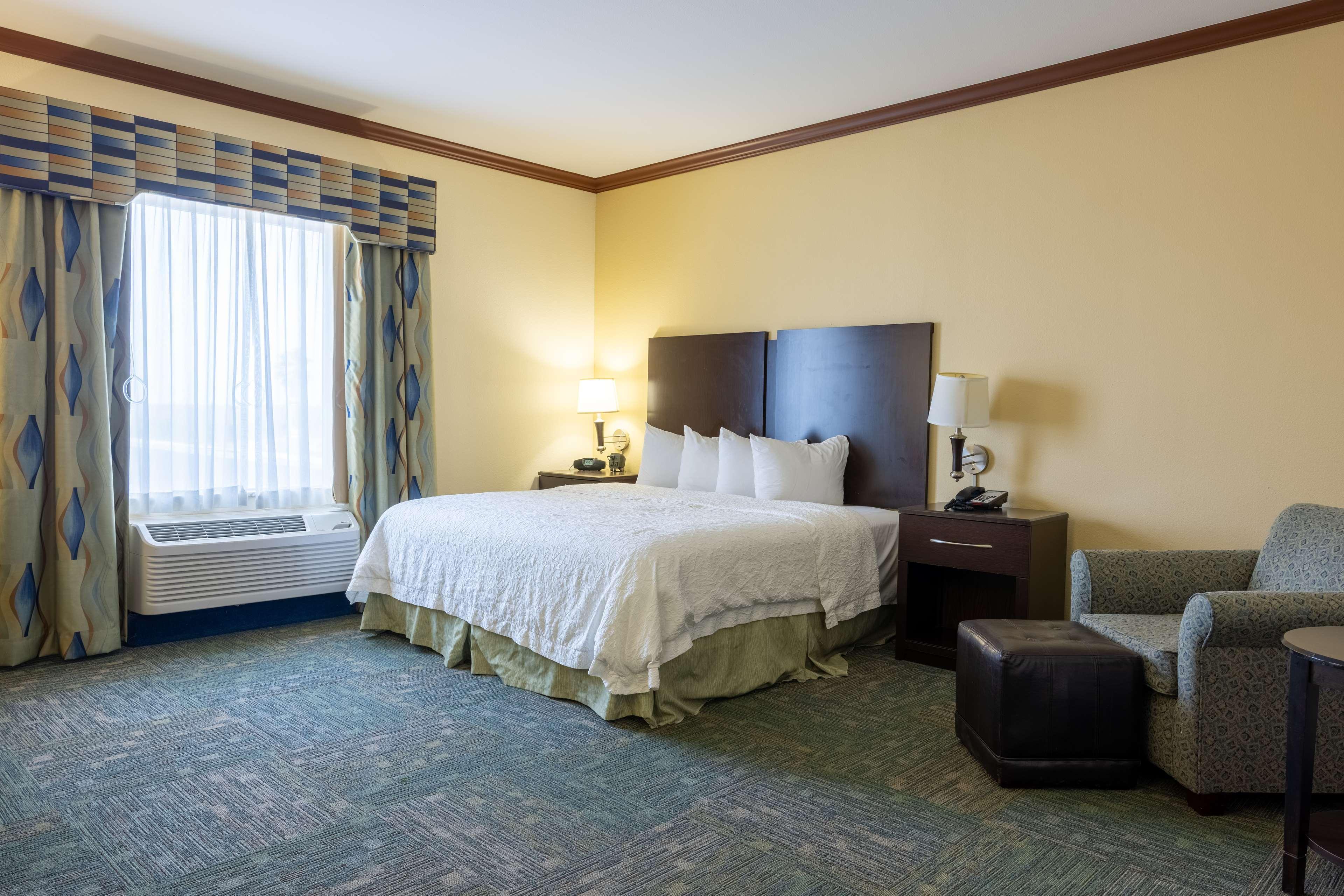 Hampton Inn Элис Экстерьер фото