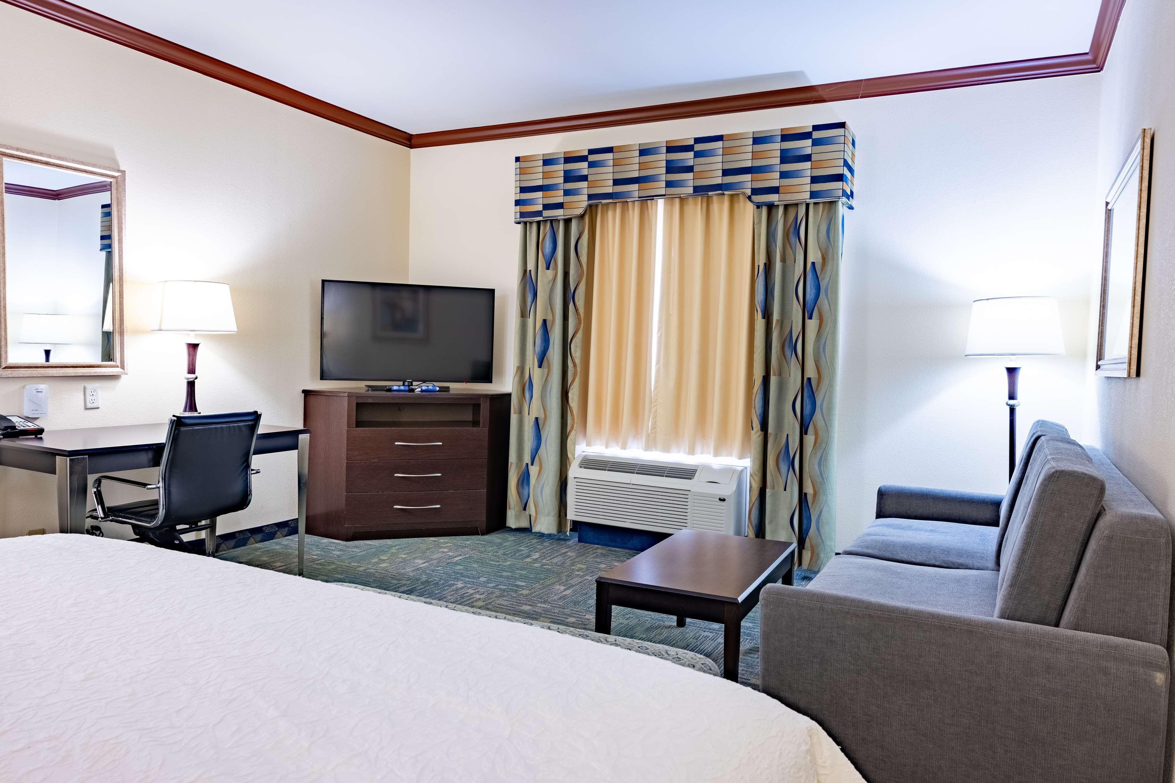 Hampton Inn Элис Экстерьер фото