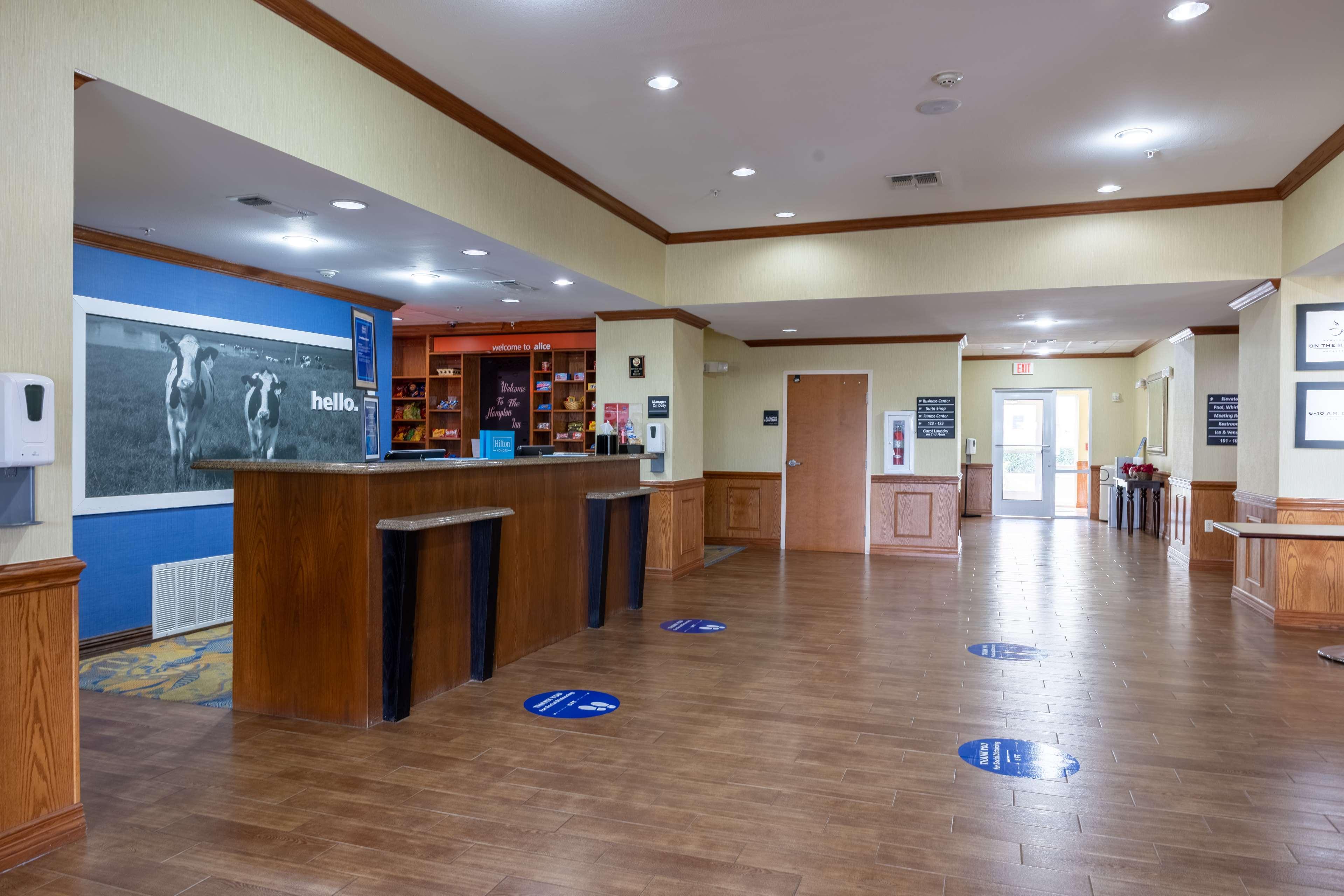 Hampton Inn Элис Экстерьер фото