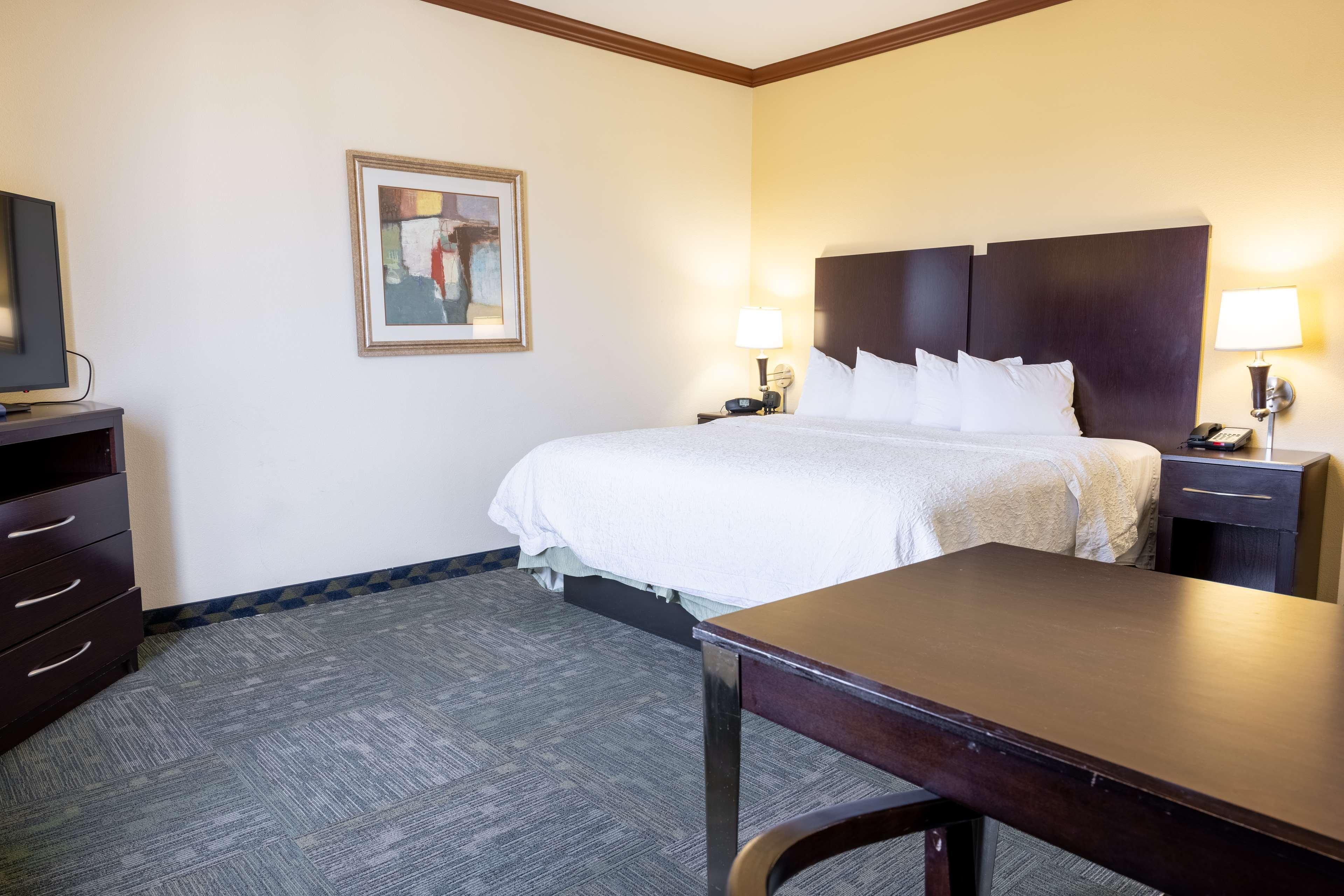 Hampton Inn Элис Экстерьер фото