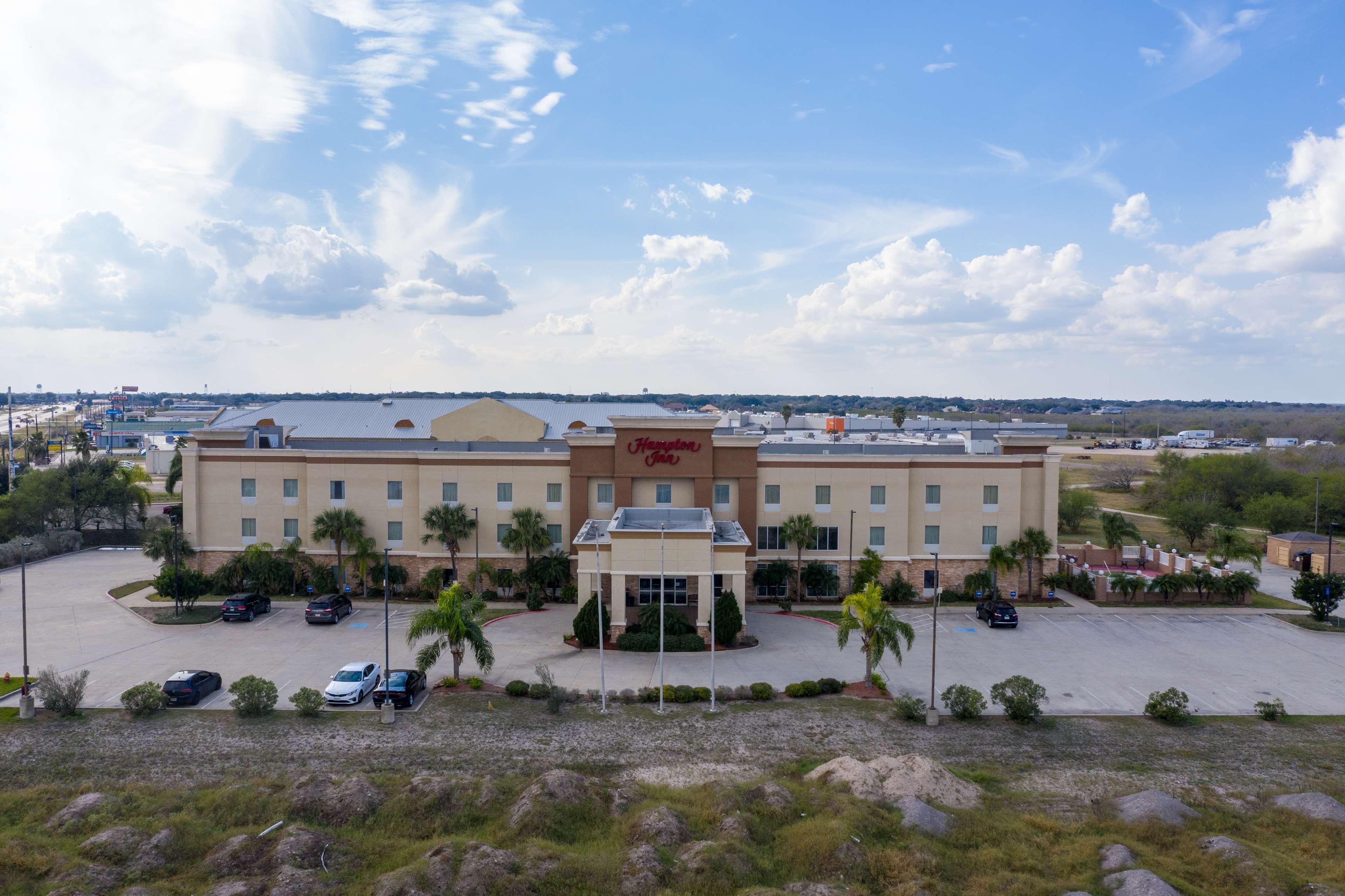 Hampton Inn Элис Экстерьер фото