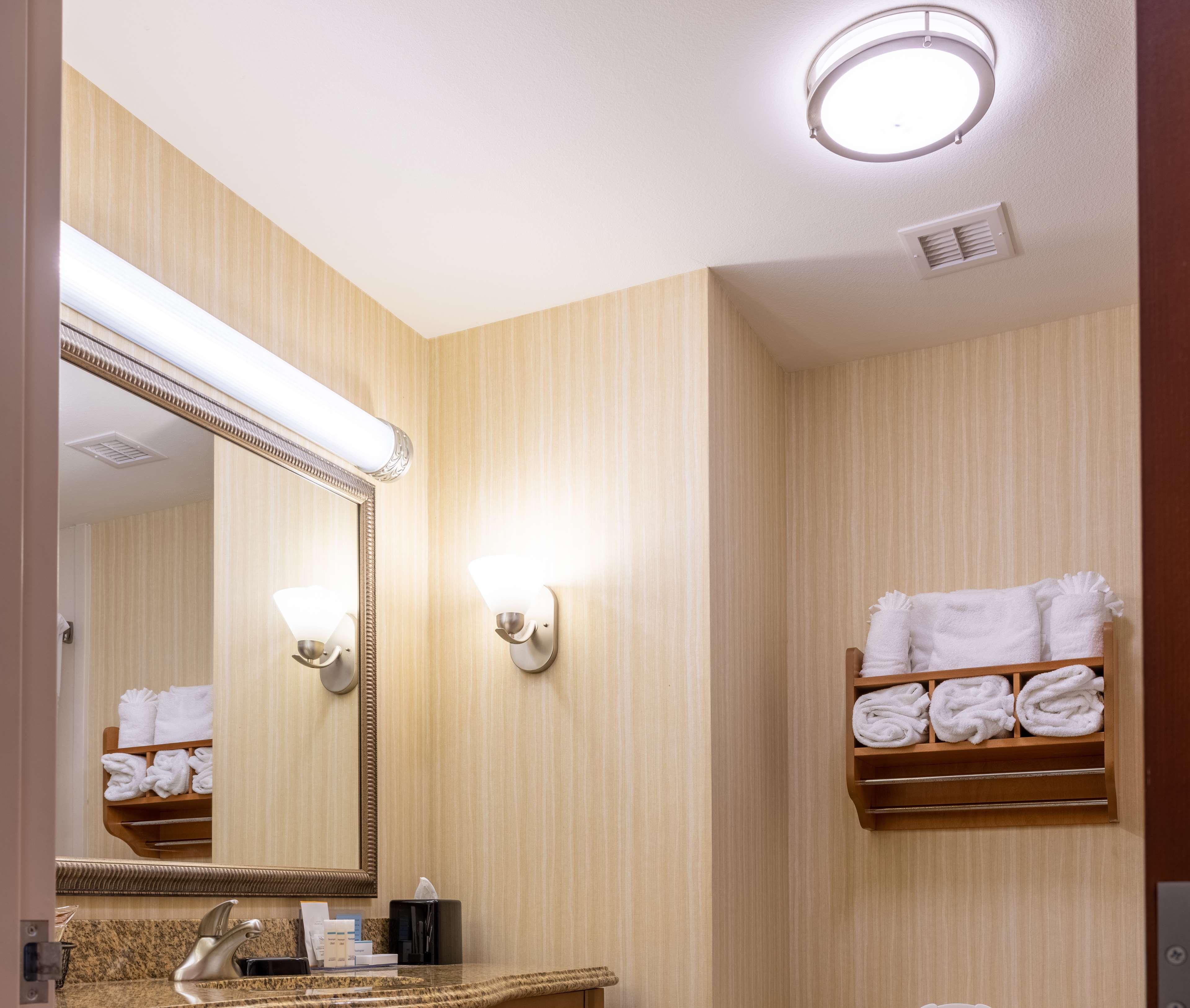 Hampton Inn Элис Экстерьер фото