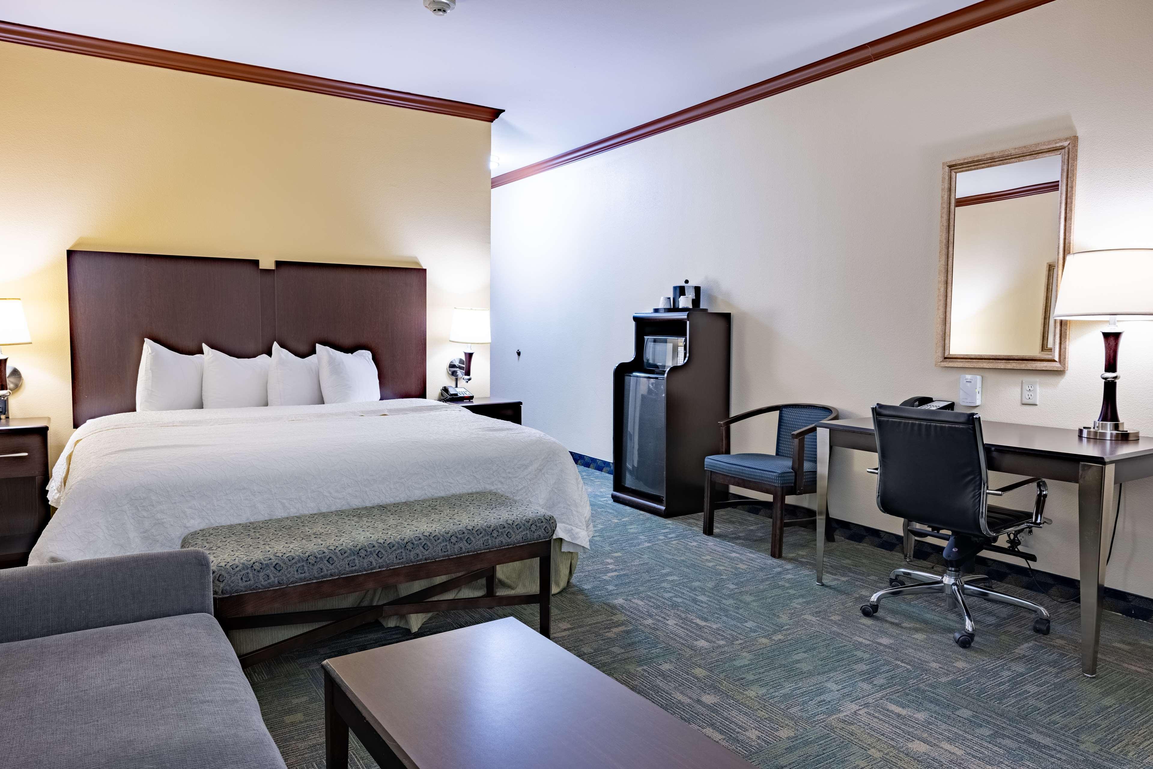 Hampton Inn Элис Экстерьер фото