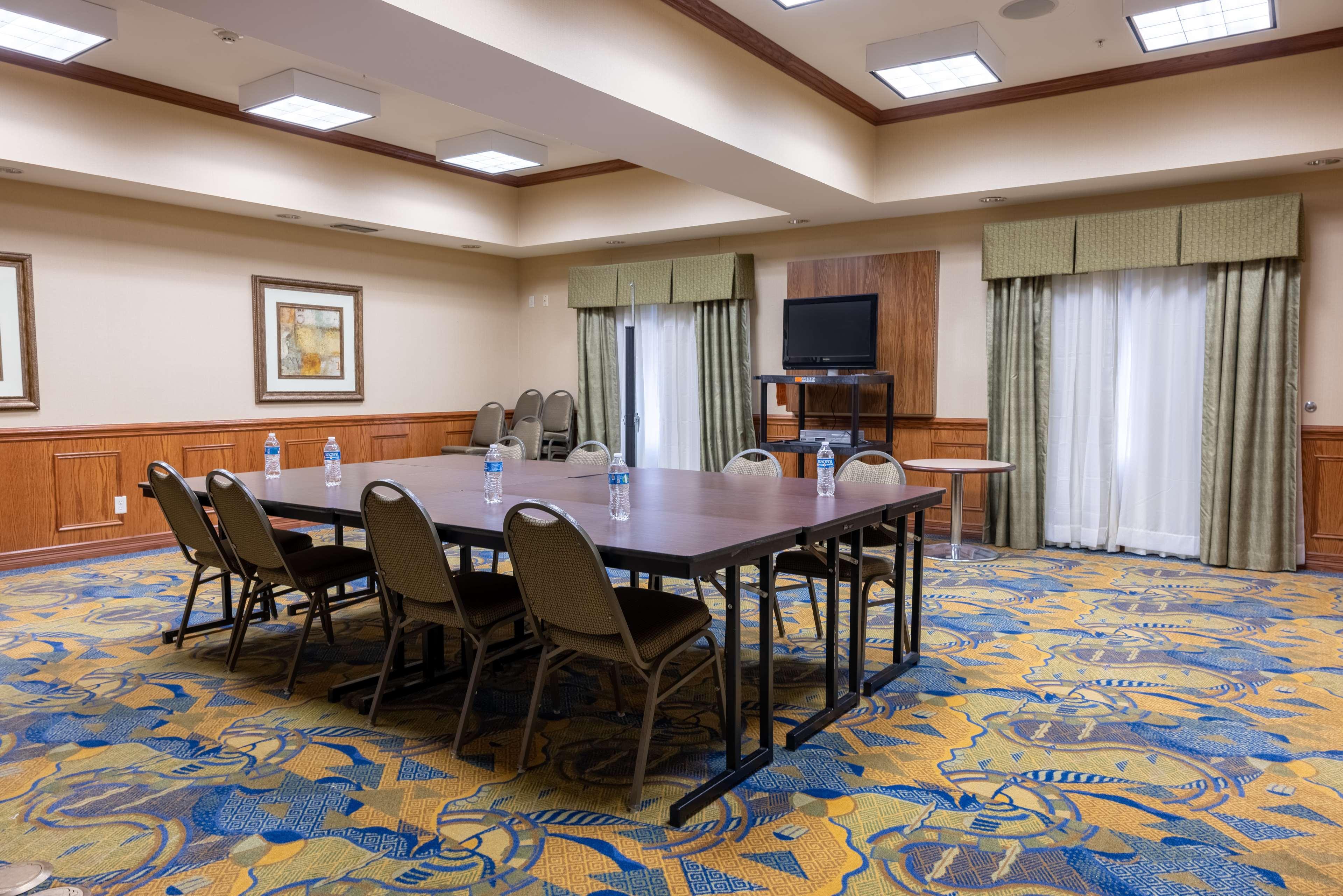 Hampton Inn Элис Экстерьер фото