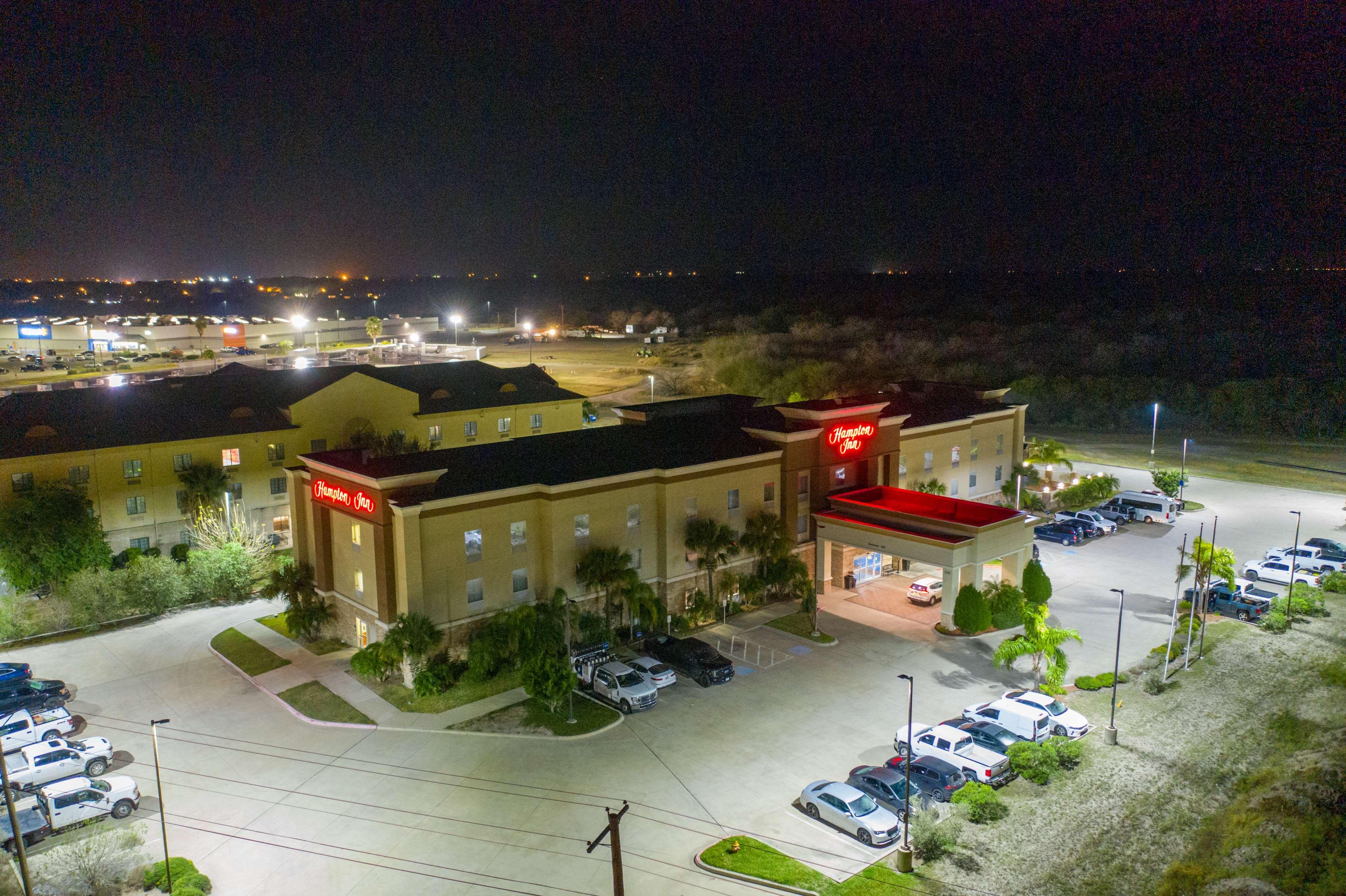 Hampton Inn Элис Экстерьер фото